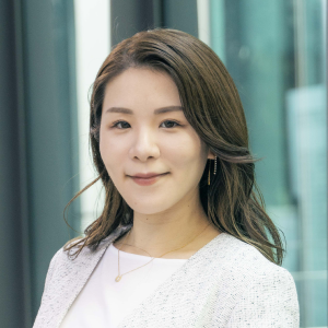 國本 知里